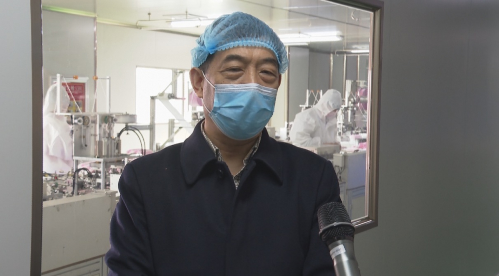 鄭州市醫(yī)用口罩日產(chǎn)能達230萬只。疫情就是命令，防控就是責任。